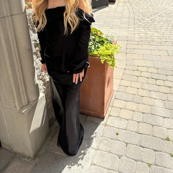 Meshki Black Maxi Dress Sleek Sophistication - Picture 1 of 5